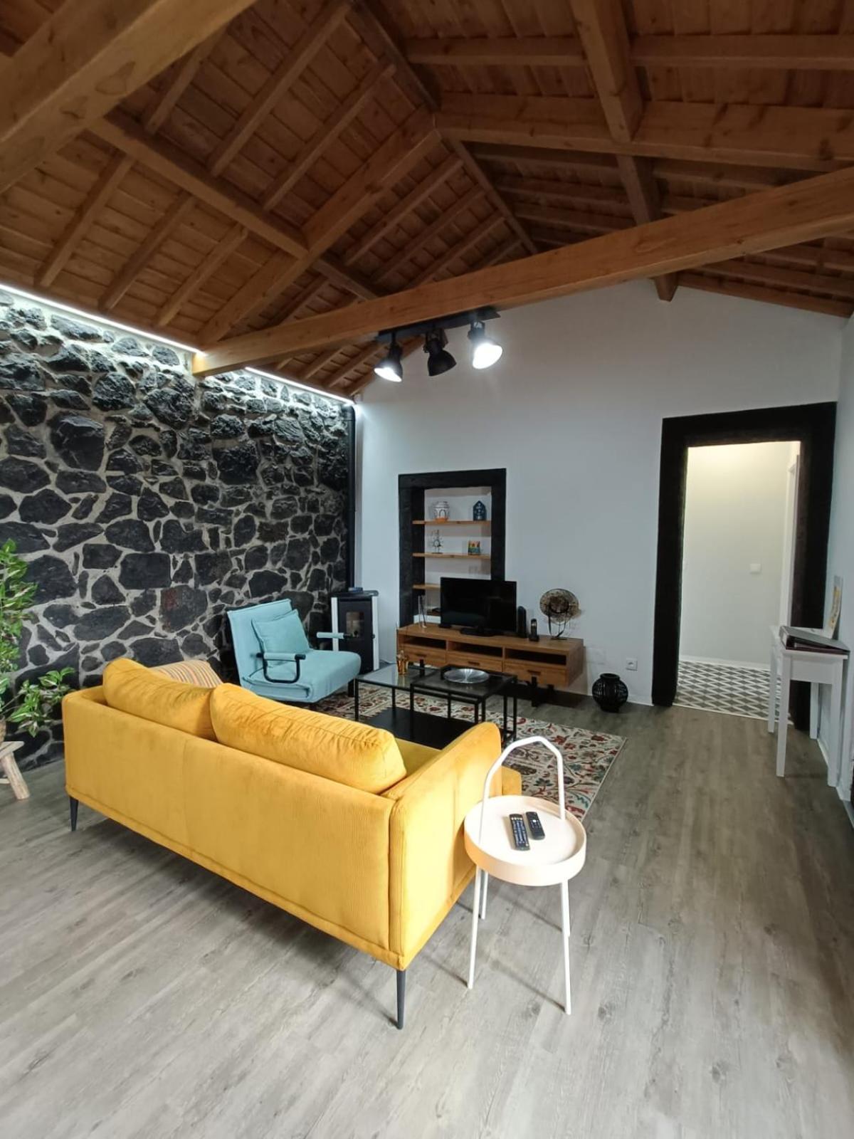 Casa Do Poco Santa Barbara (Terceira)